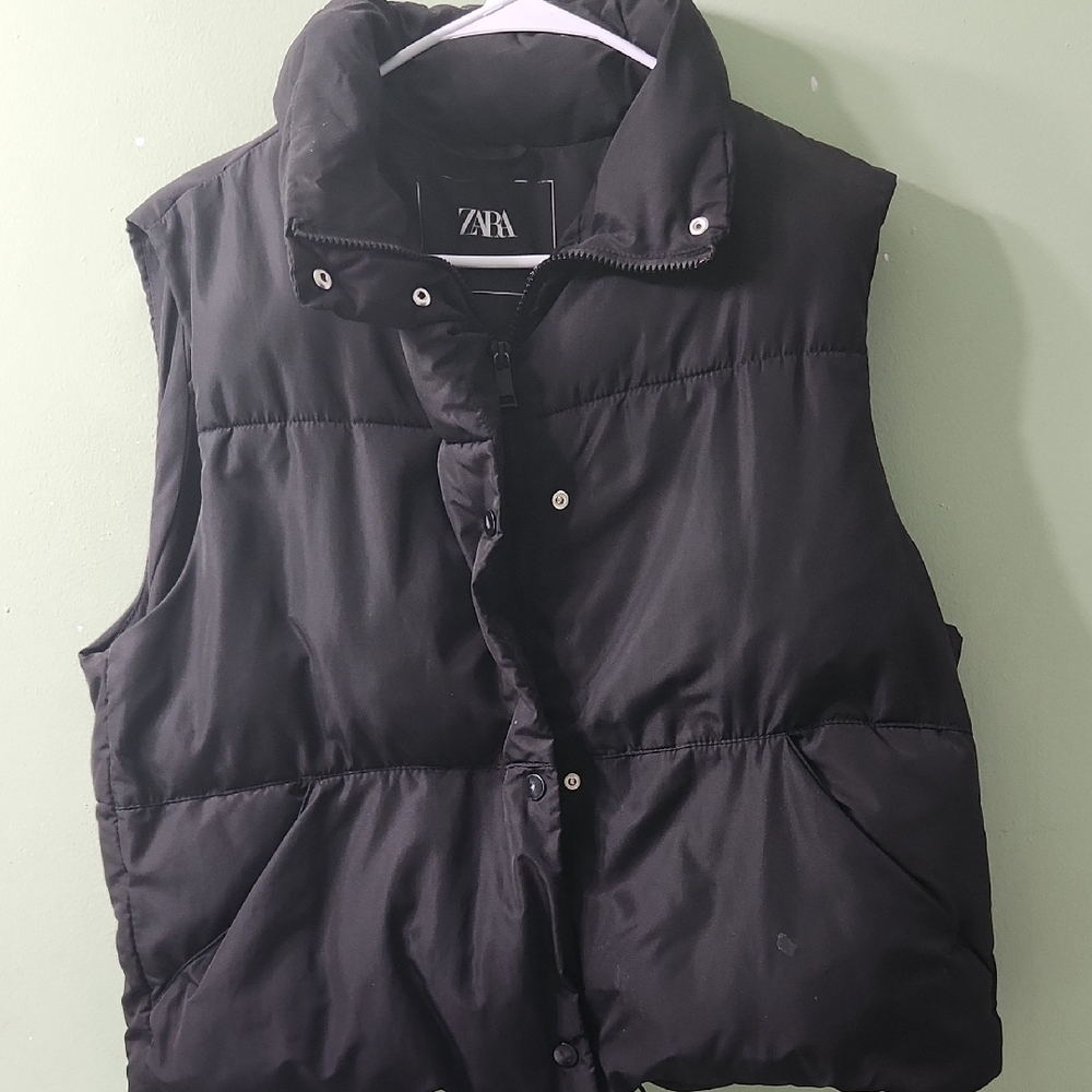 Zara Women's Black Puffer Vest